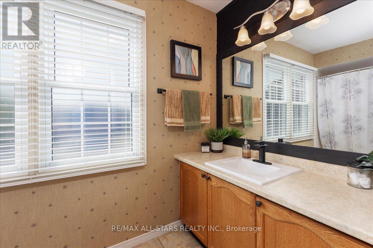 Photo 26 of 15 Ailsa Drive, Georgina ON