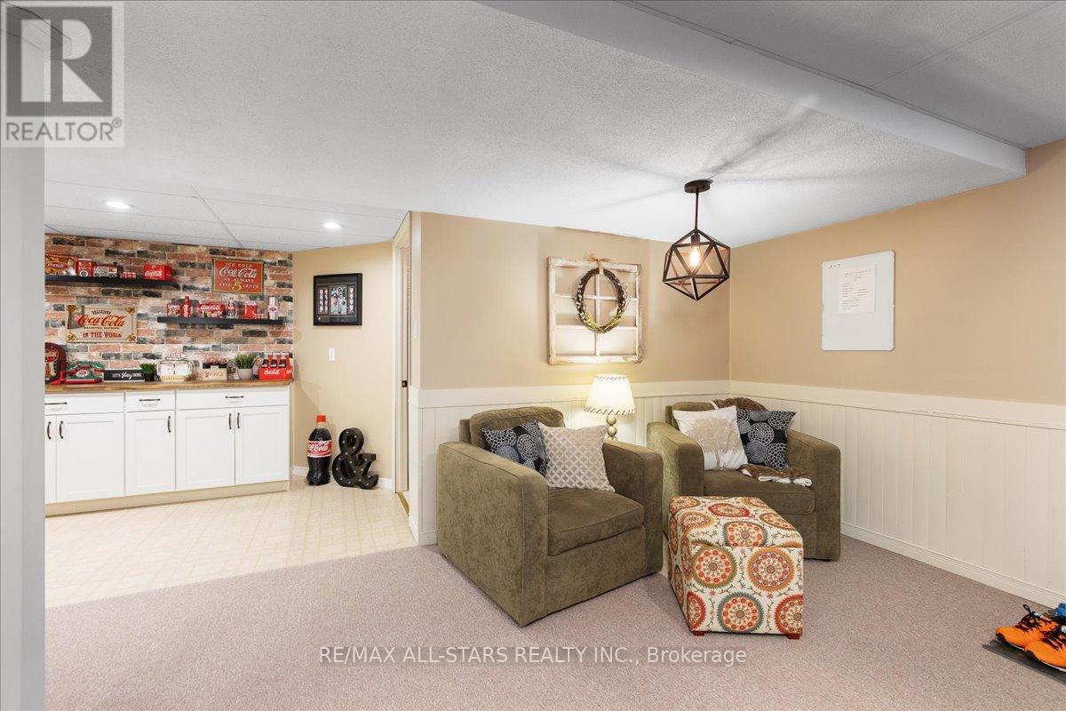 Photo 31 of 15 Ailsa Drive, Georgina ON