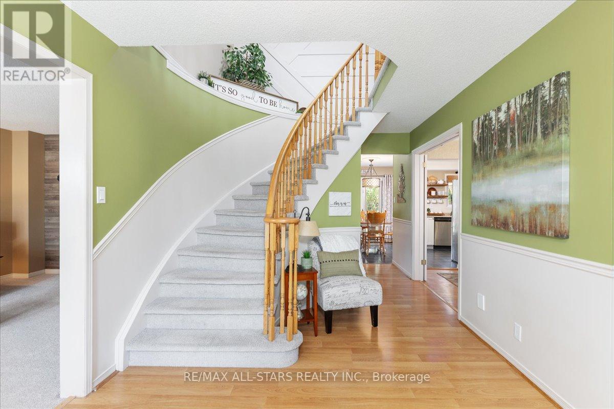 Photo 6 of 15 Ailsa Drive, Georgina ON