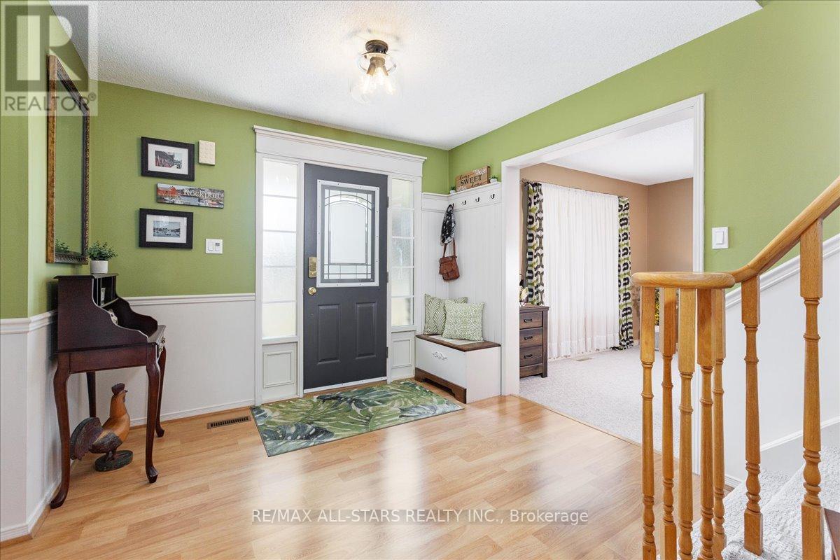 Photo 7 of 15 Ailsa Drive, Georgina ON