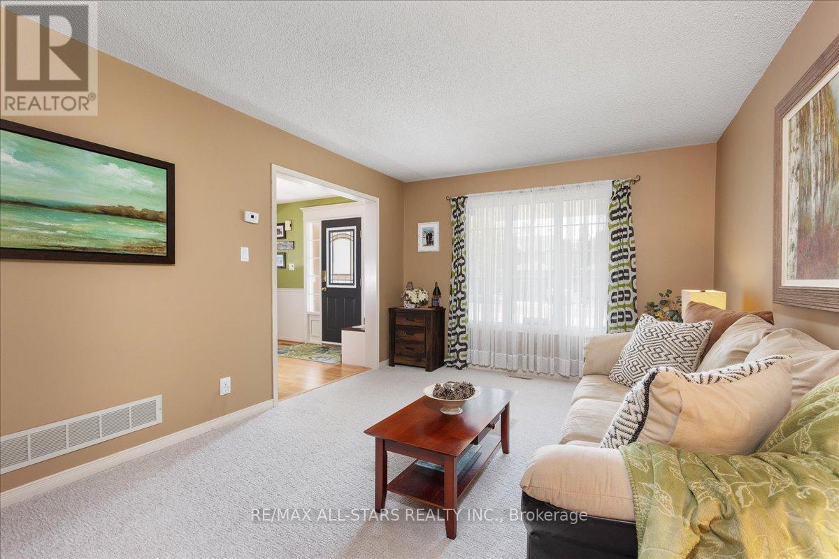 Photo 9 of 15 Ailsa Drive, Georgina ON