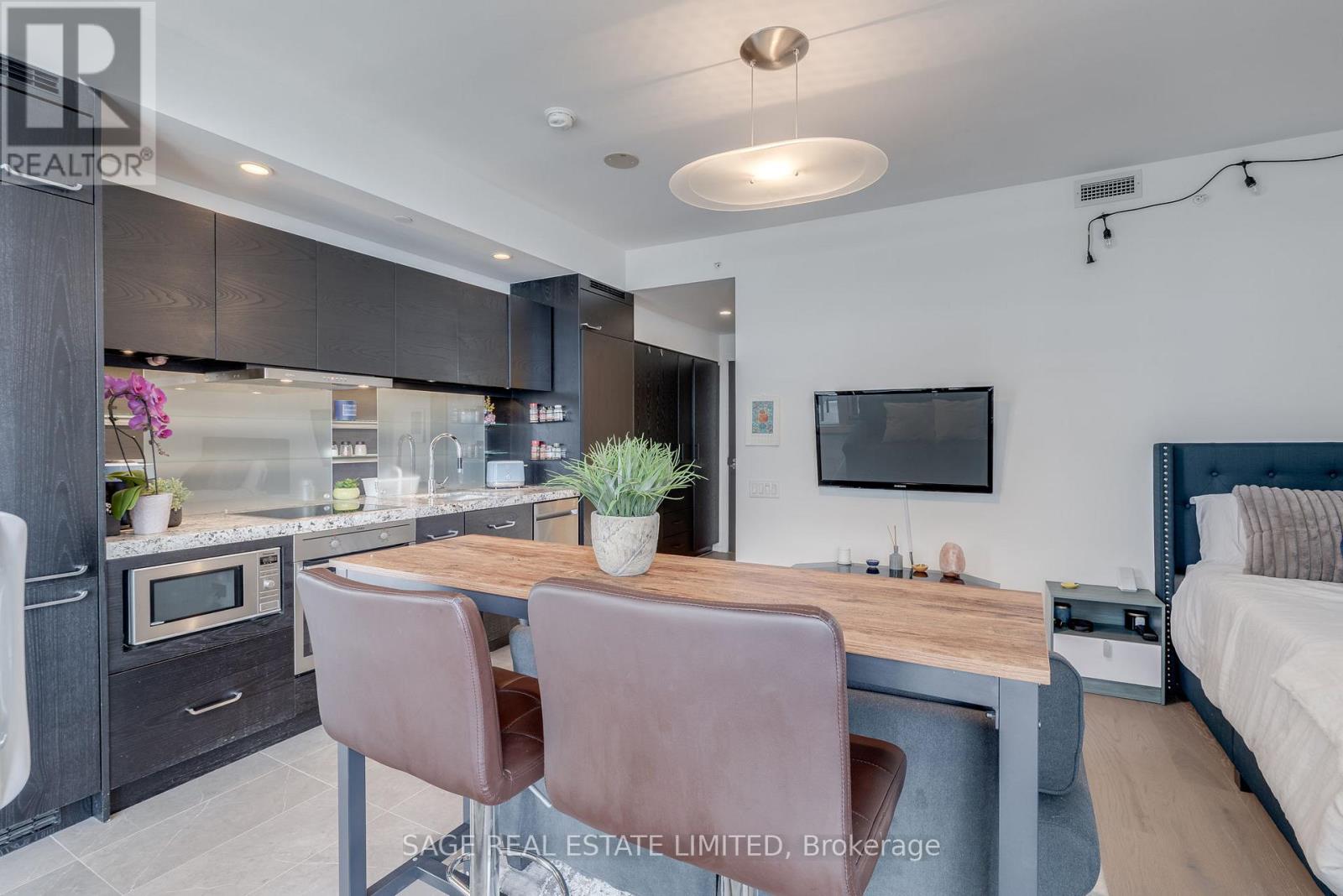 Photo 11 of 4503 45 Charles Street E, Toronto ON
