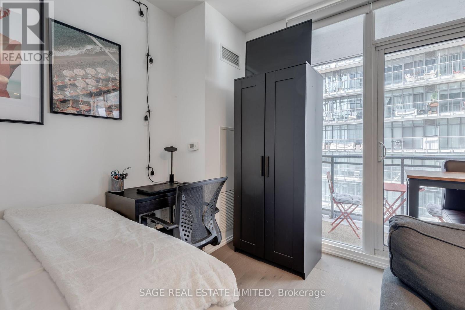 Photo 12 of 4503 45 Charles Street E, Toronto ON