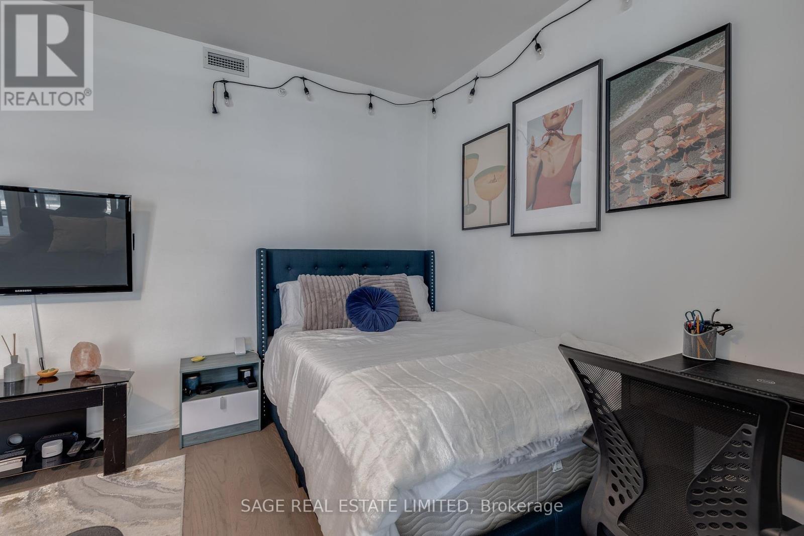 Photo 20 of 4503 45 Charles Street E, Toronto ON