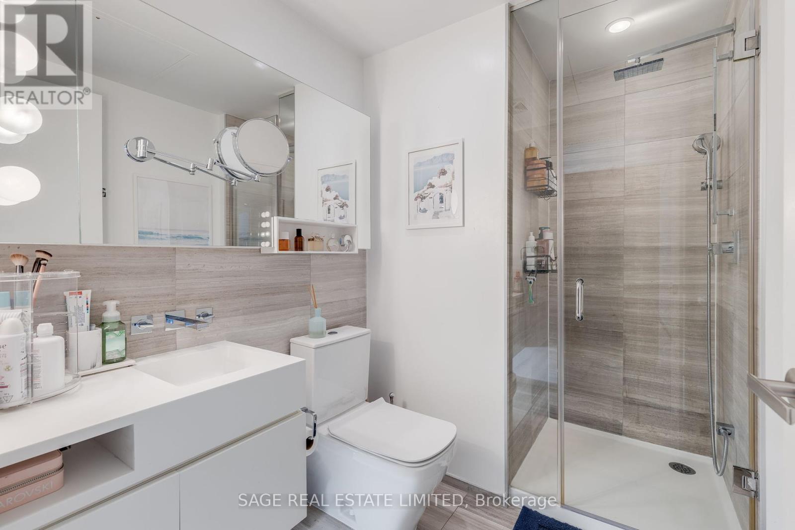 Photo 2 of 4503 45 Charles Street E, Toronto ON