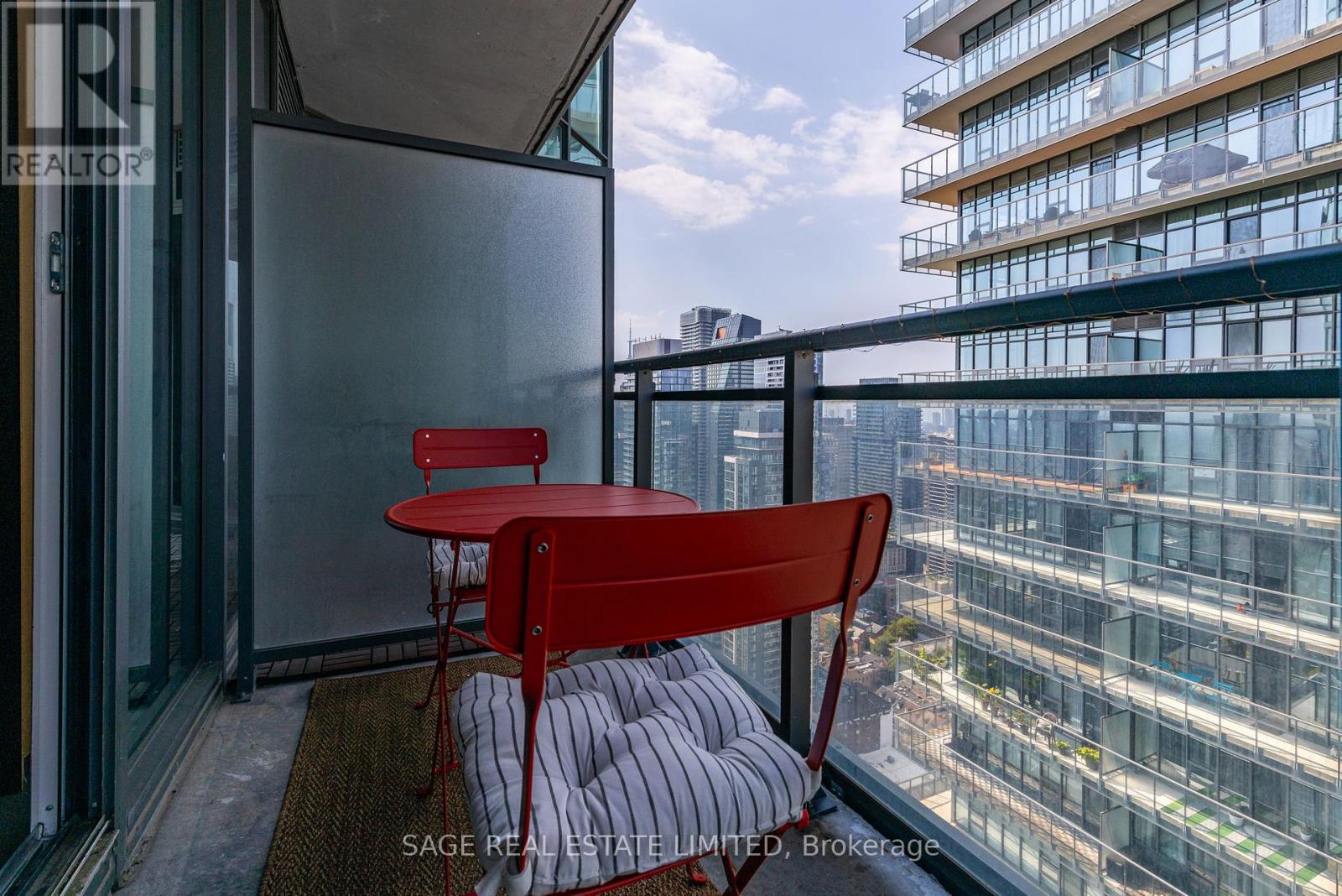 Photo 3 of 4503 45 Charles Street E, Toronto ON