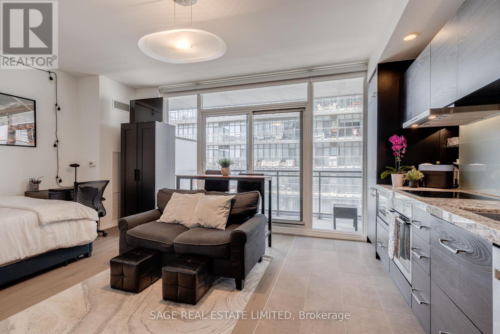 Photo 23 of 4503 45 Charles Street E, Toronto ON