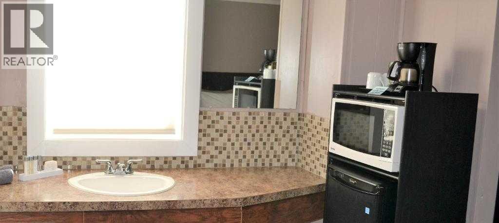 Photo 4 of 5214 50 Avenue, St Paul AB