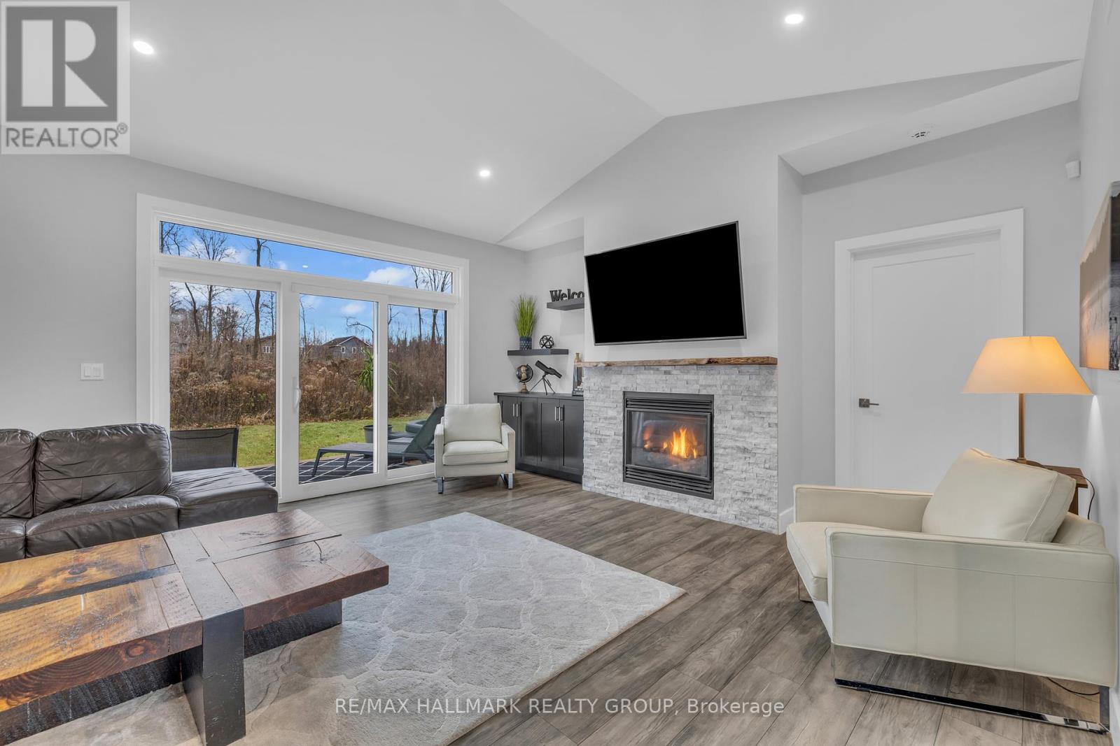 Photo 9 of 1077 Shearer Drive, Brockville ON