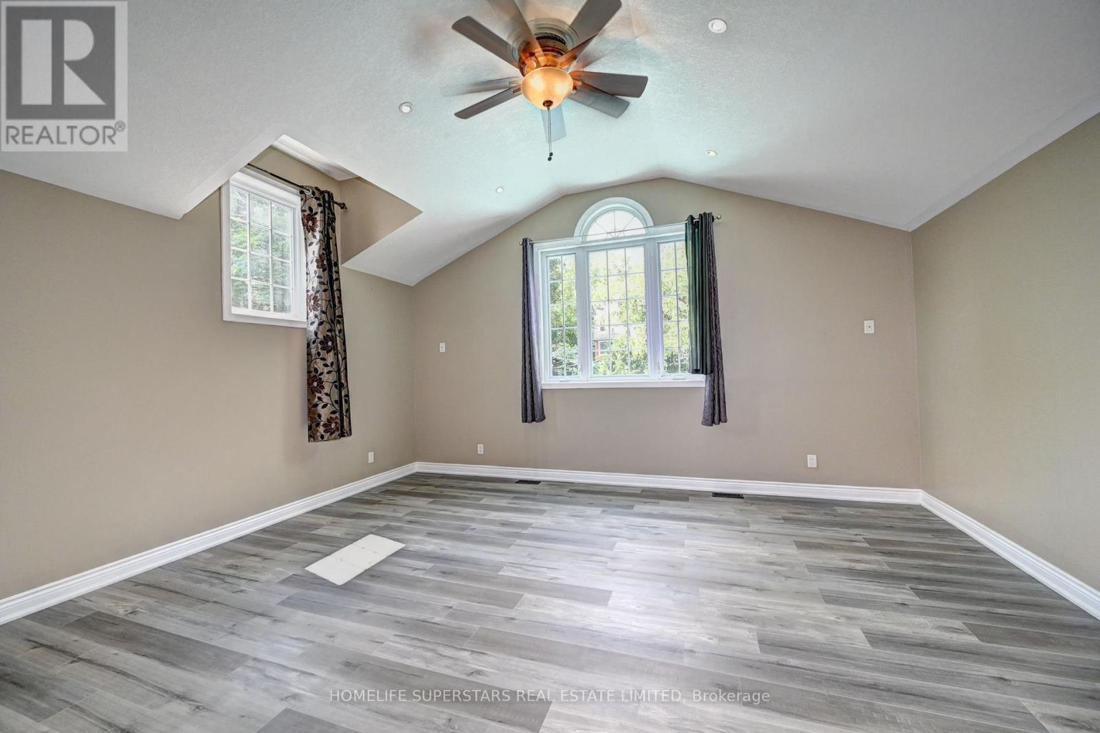 Photo 17 of 31 Troy Street, Kitchener ON