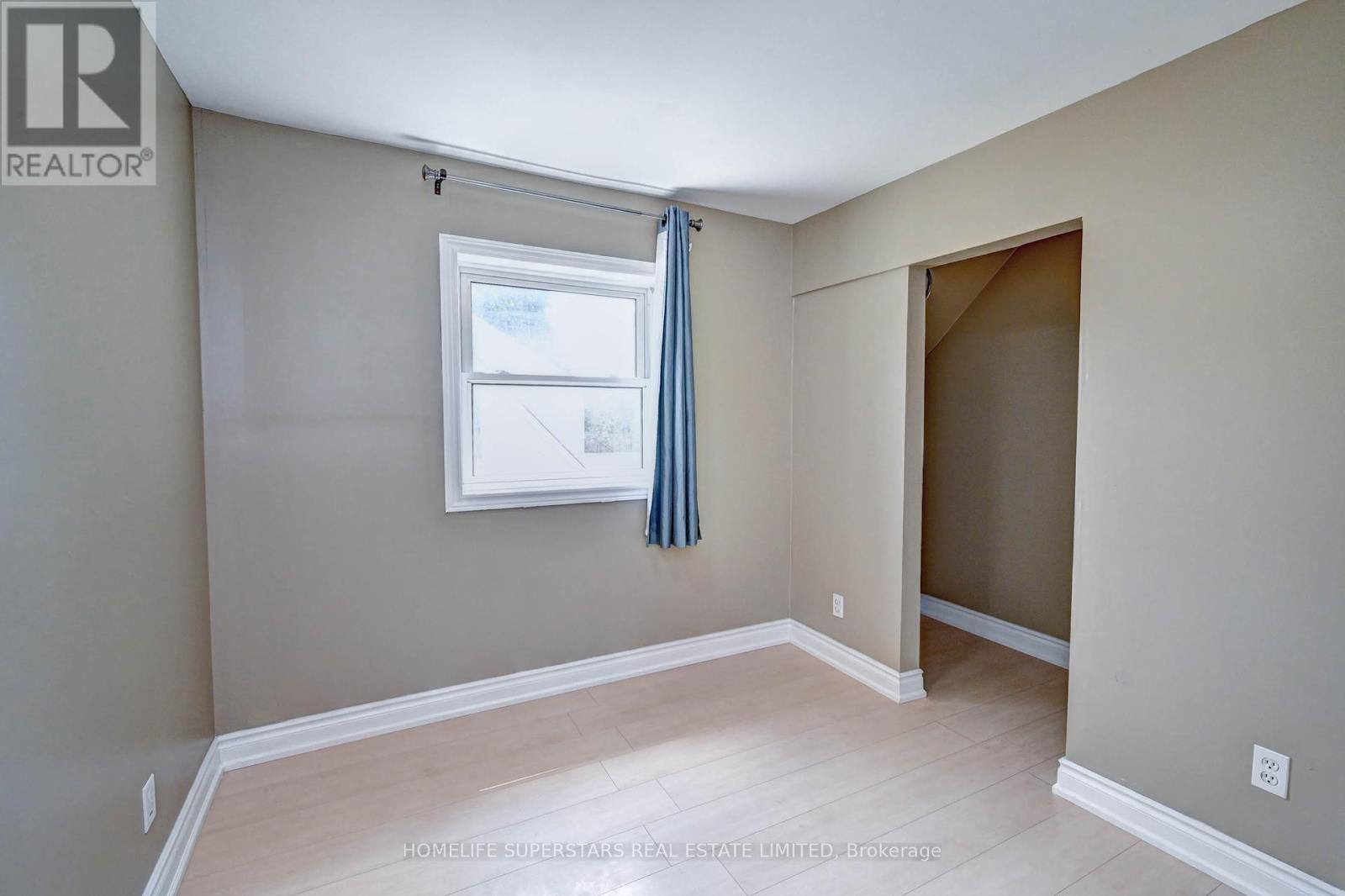 Photo 11 of 31 Troy Street, Kitchener ON