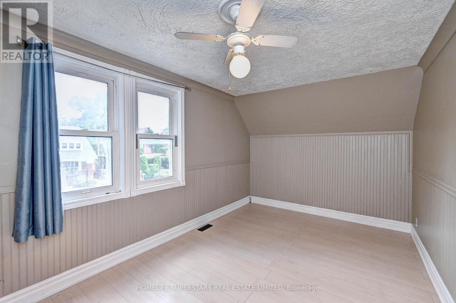 Photo 27 of 31 Troy Street, Kitchener ON