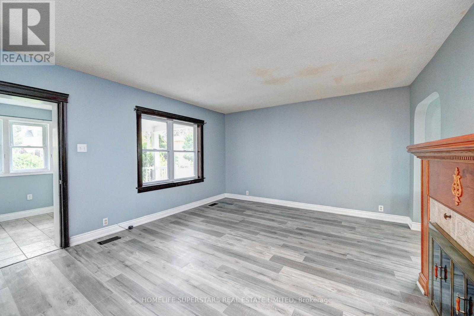 Photo 8 of 31 Troy Street, Kitchener ON