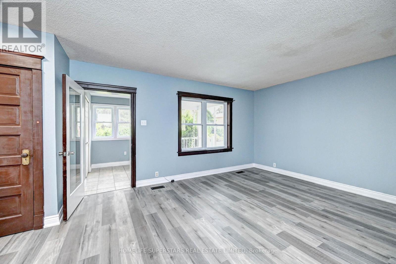 Photo 19 of 31 Troy Street, Kitchener ON