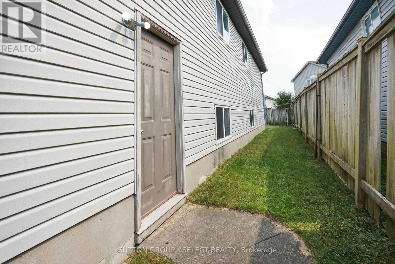 Photo 25 of 165 Thurman Circle, London East ON
