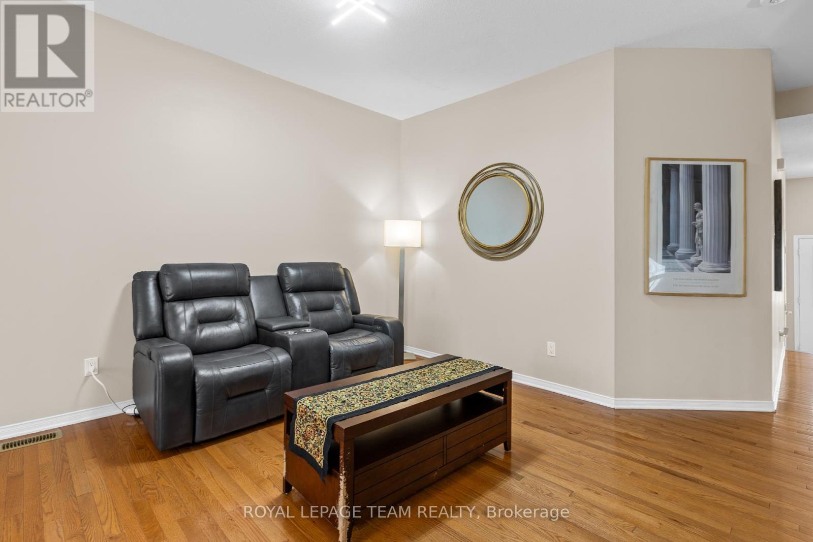 Photo 11 of 194 Glynn Avenue, Ottawa ON