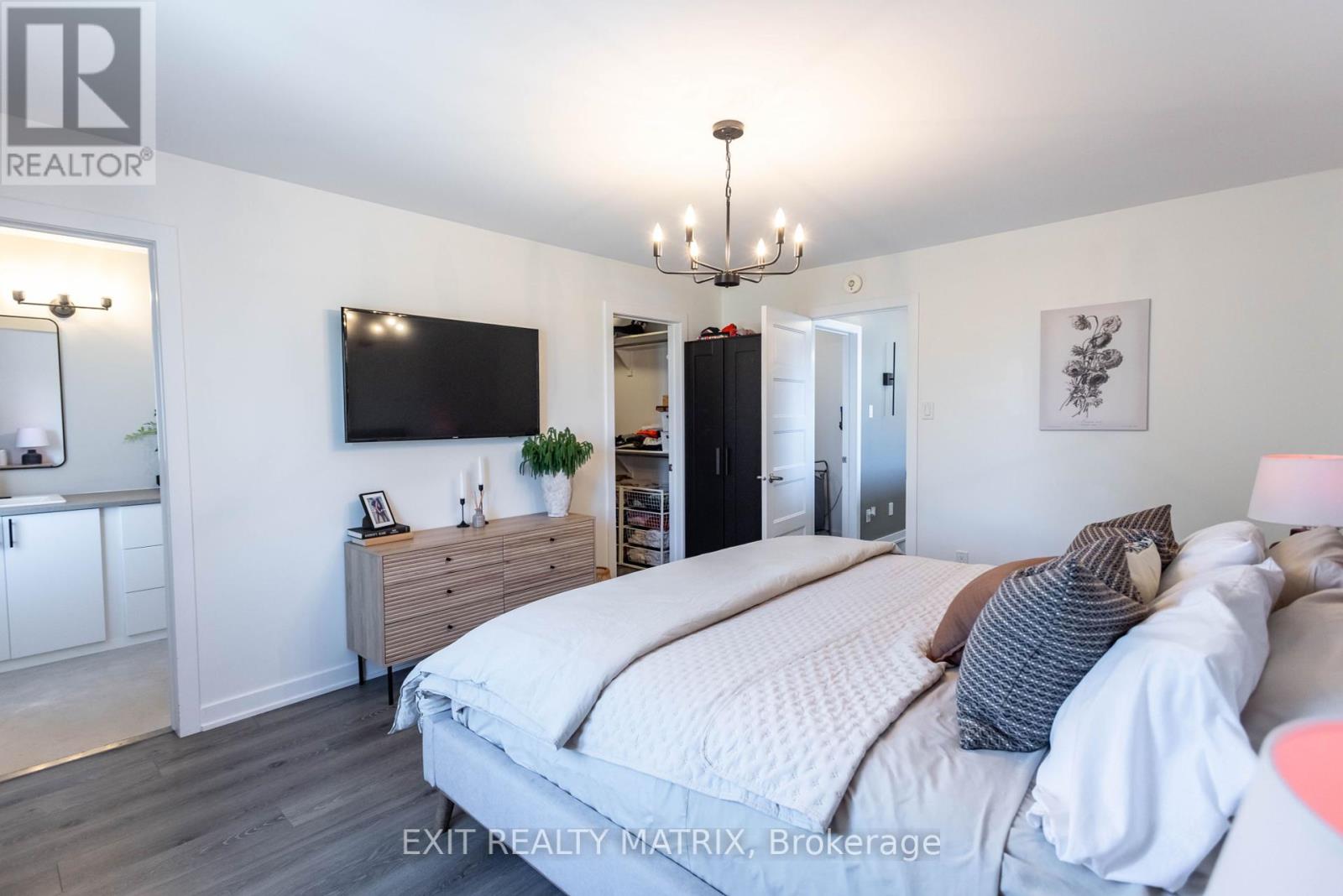 Photo 22 of 275 Belfort Street S, Russell ON