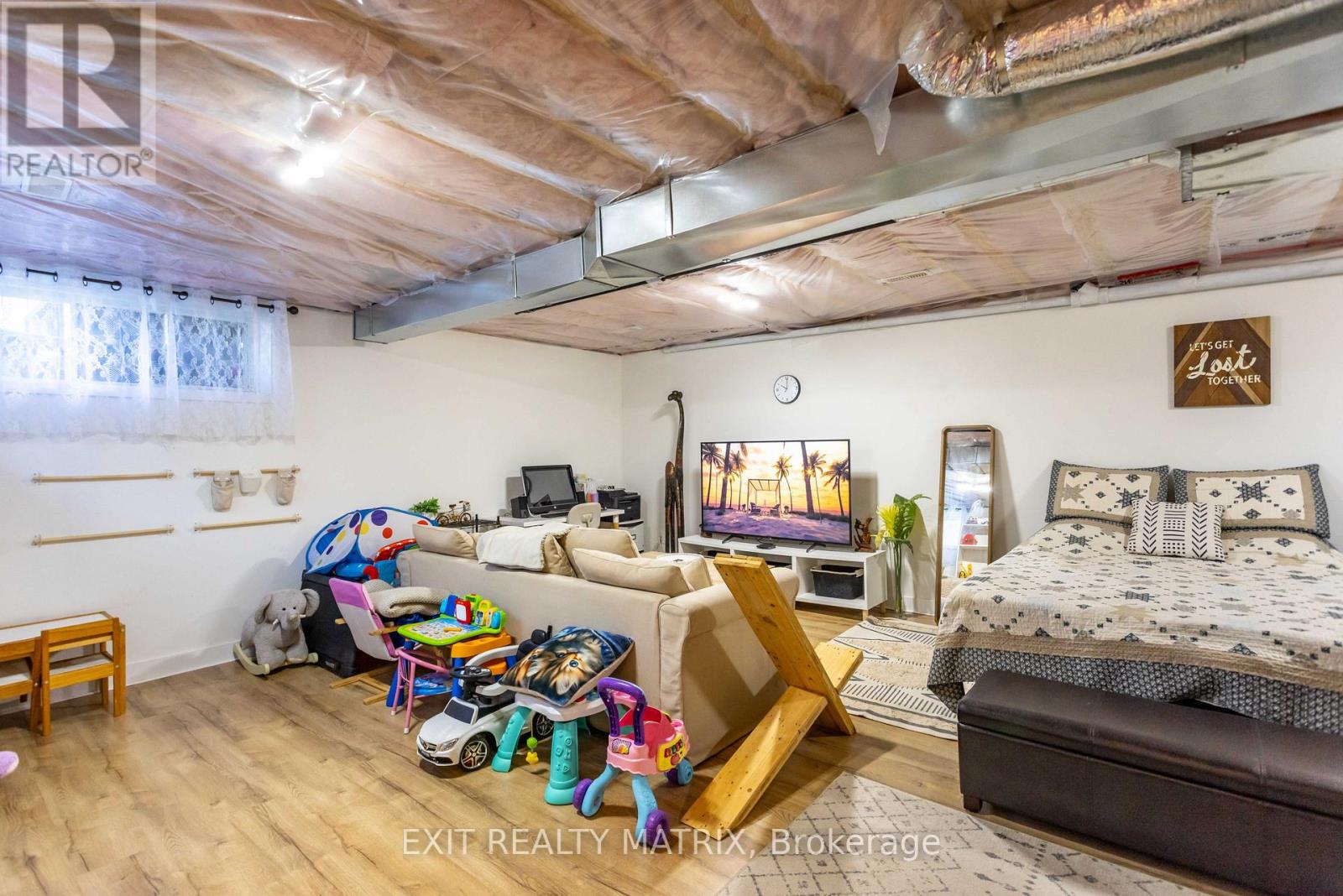 Photo 16 of 275 Belfort Street S, Russell ON