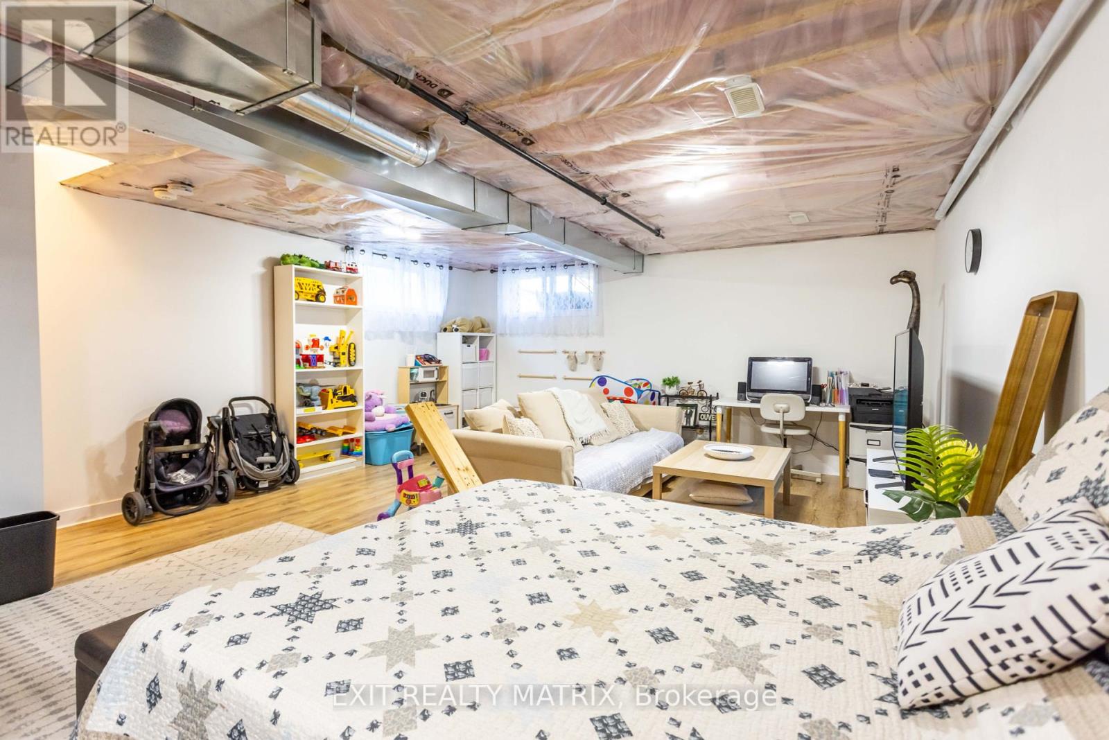 Photo 14 of 275 Belfort Street S, Russell ON