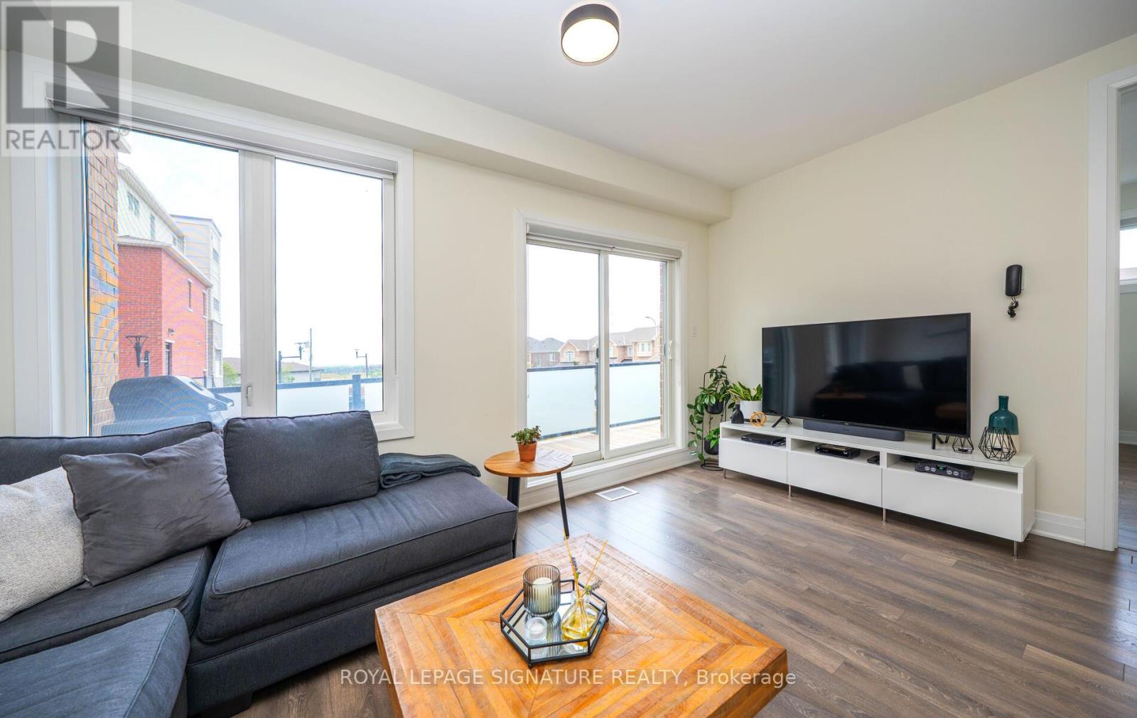 Photo 3 of 101 1148 Dragonfly Avenue, Pickering ON