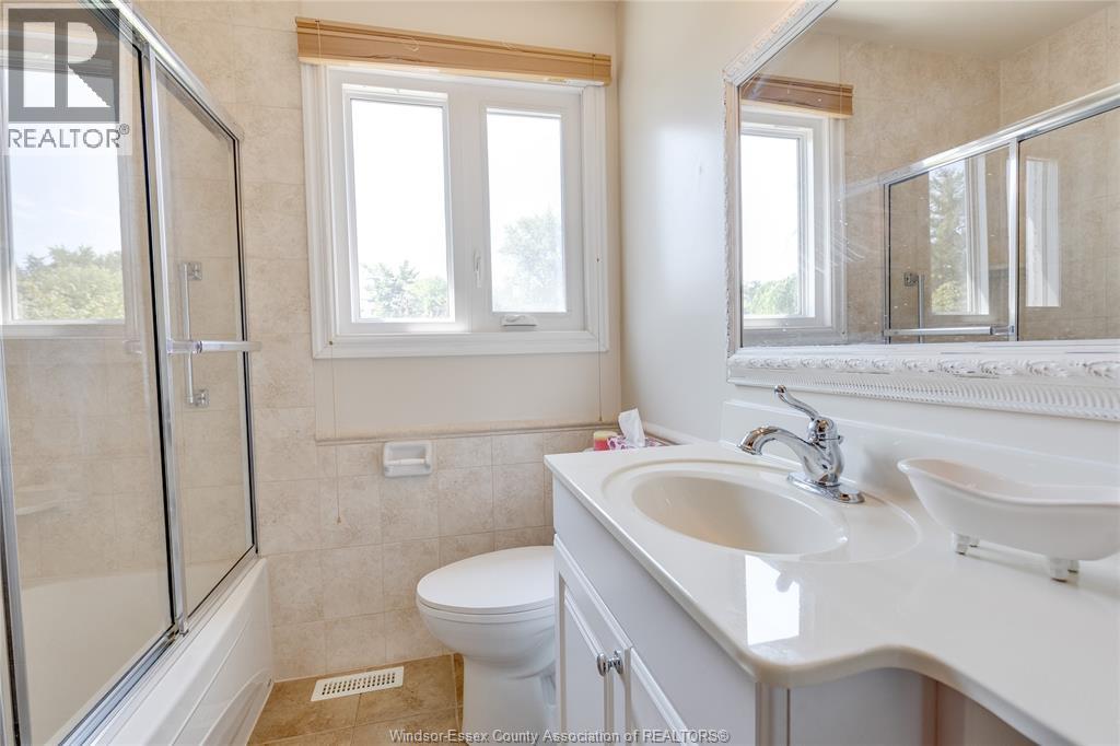 Photo 18 of 640 Bedford Avenue, Windsor ON