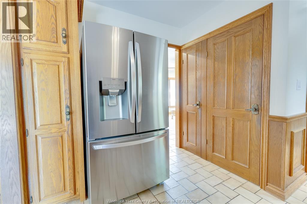 Photo 17 of 640 Bedford Avenue, Windsor ON