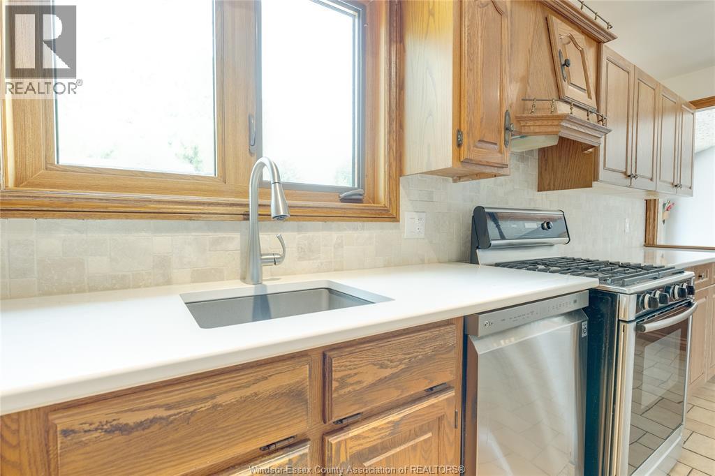 Photo 16 of 640 Bedford Avenue, Windsor ON