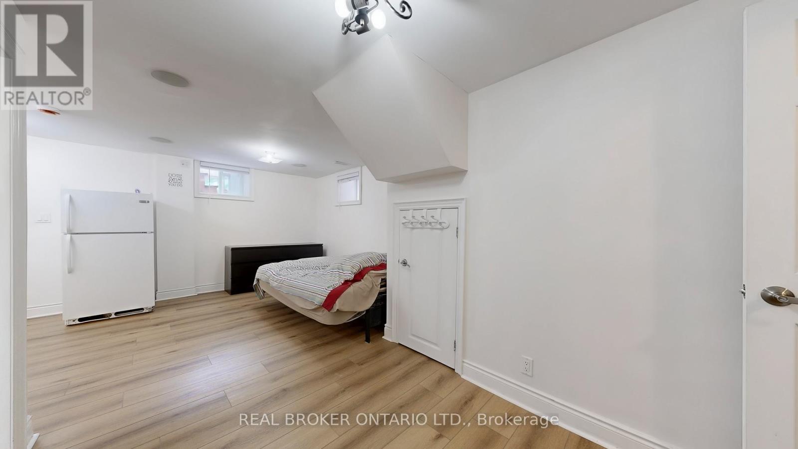 Photo 14 of Bsmt 32 Allenvale Avenue, Toronto ON