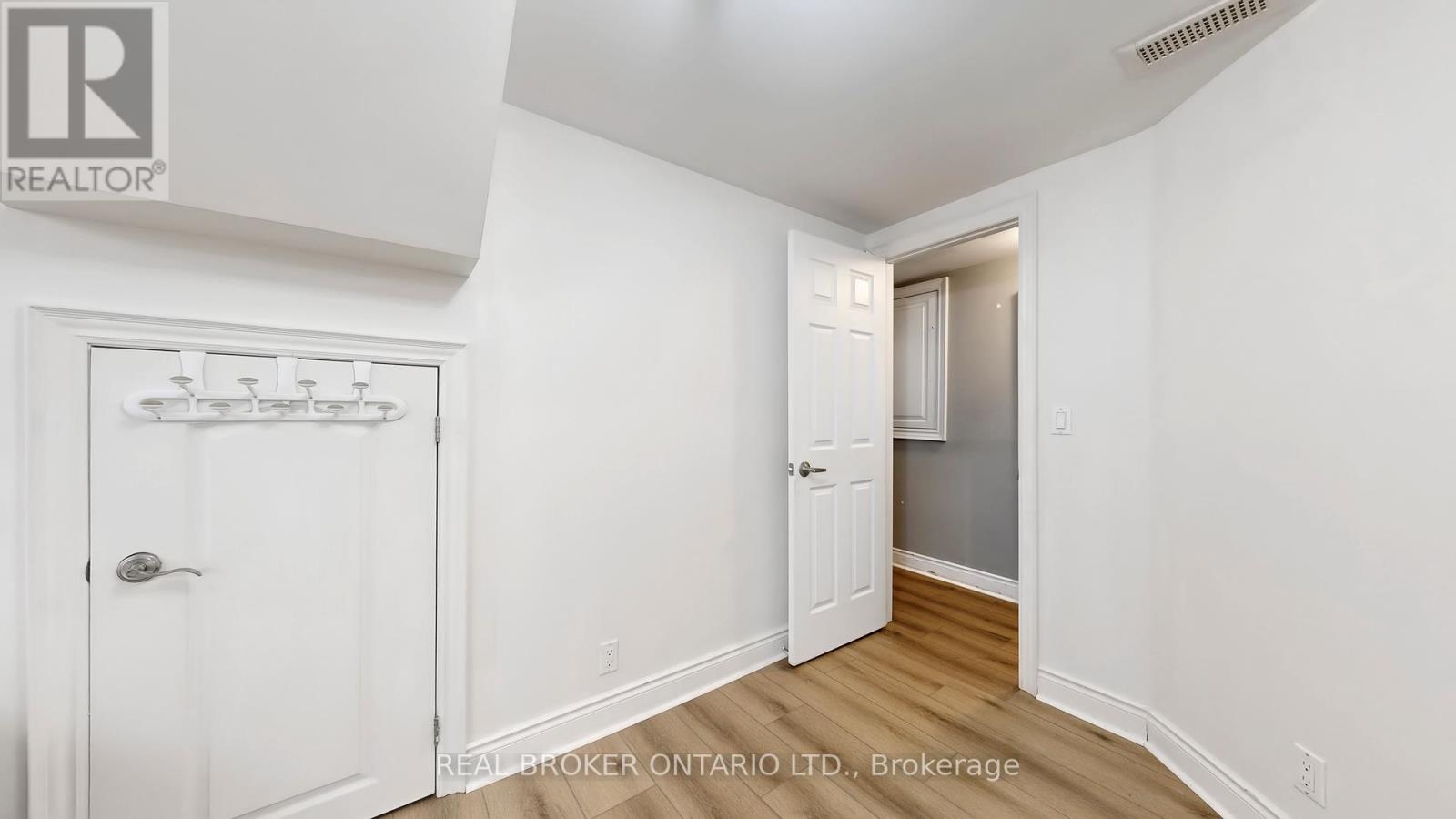 Photo 15 of Bsmt 32 Allenvale Avenue, Toronto ON