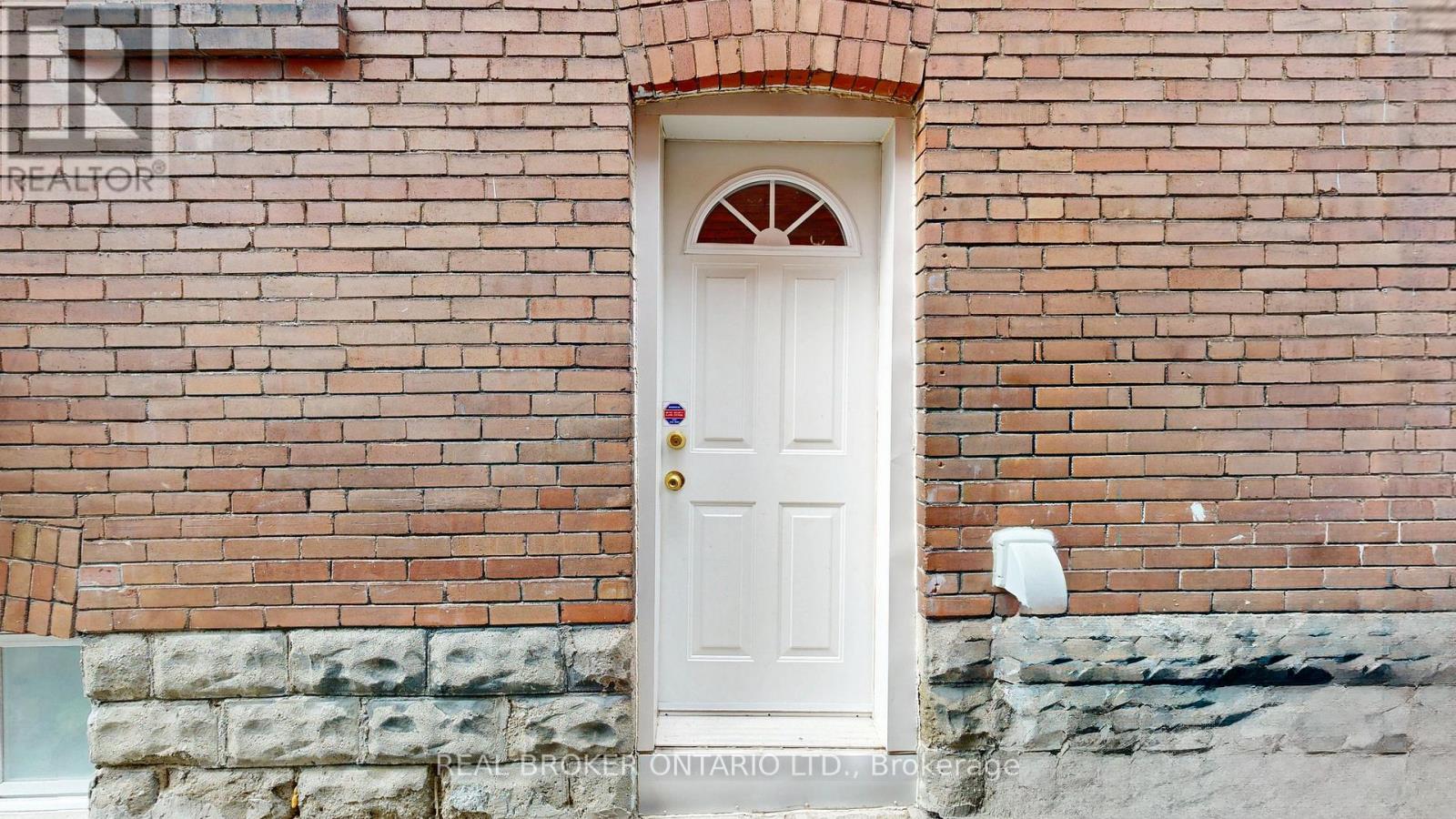 Photo 3 of Bsmt 32 Allenvale Avenue, Toronto ON