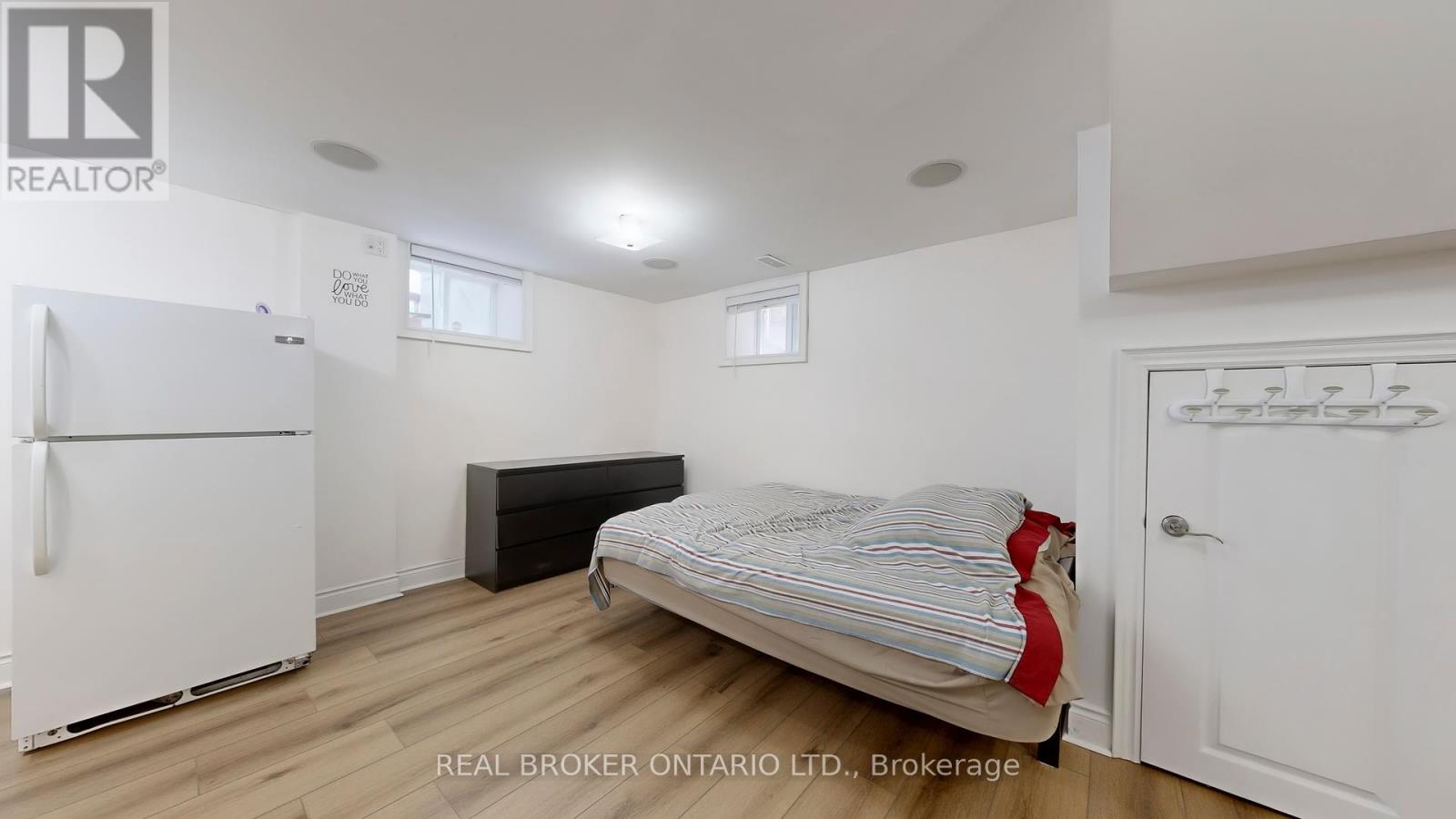 Photo 4 of Bsmt 32 Allenvale Avenue, Toronto ON