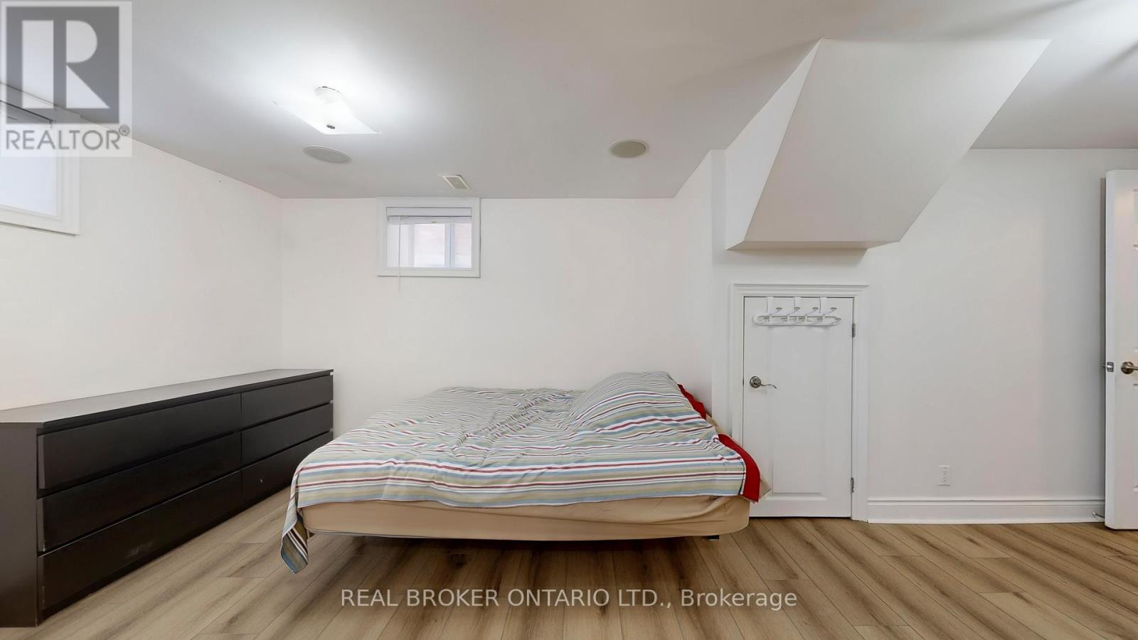 Photo 5 of Bsmt 32 Allenvale Avenue, Toronto ON
