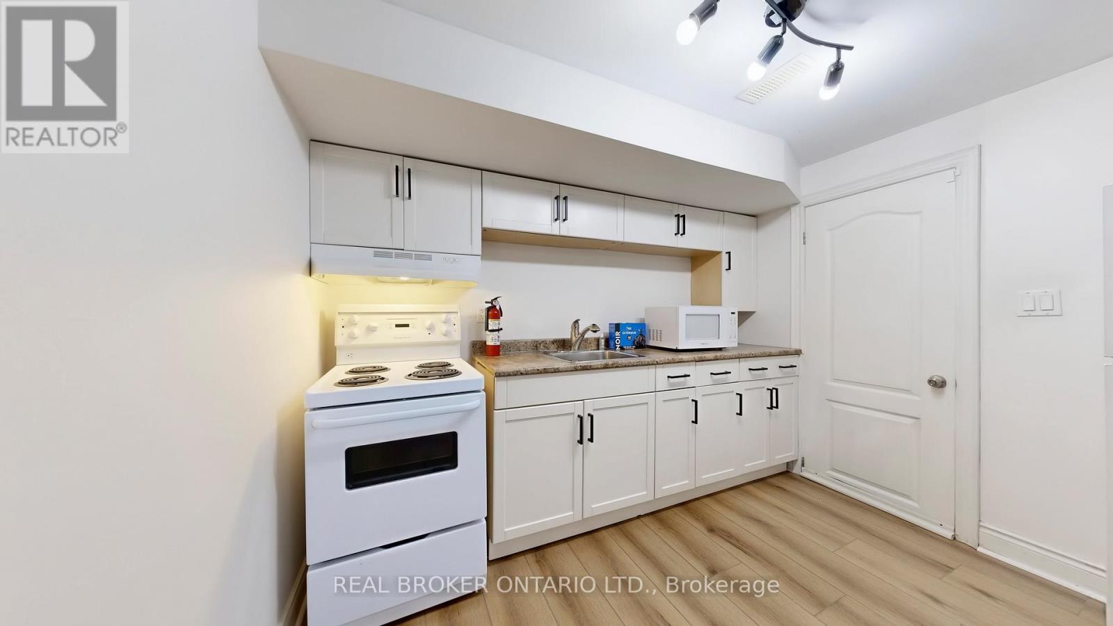Photo 9 of Bsmt 32 Allenvale Avenue, Toronto ON