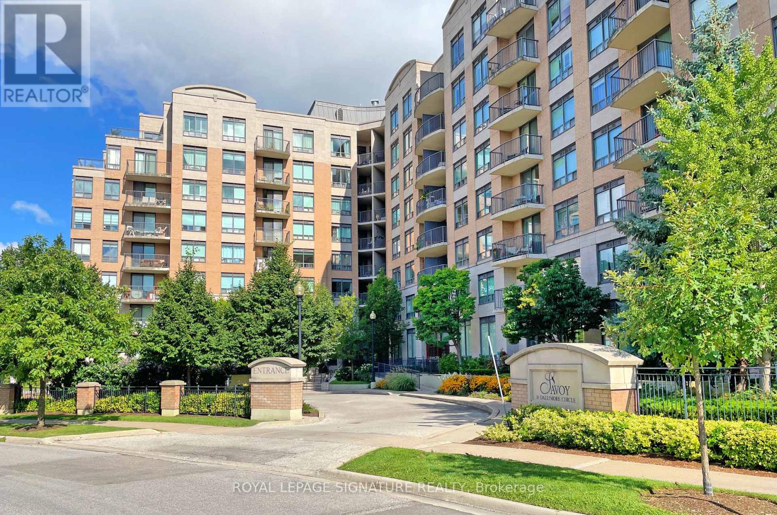 Photo 6 of 510 16 Dallimore Circle, Toronto ON