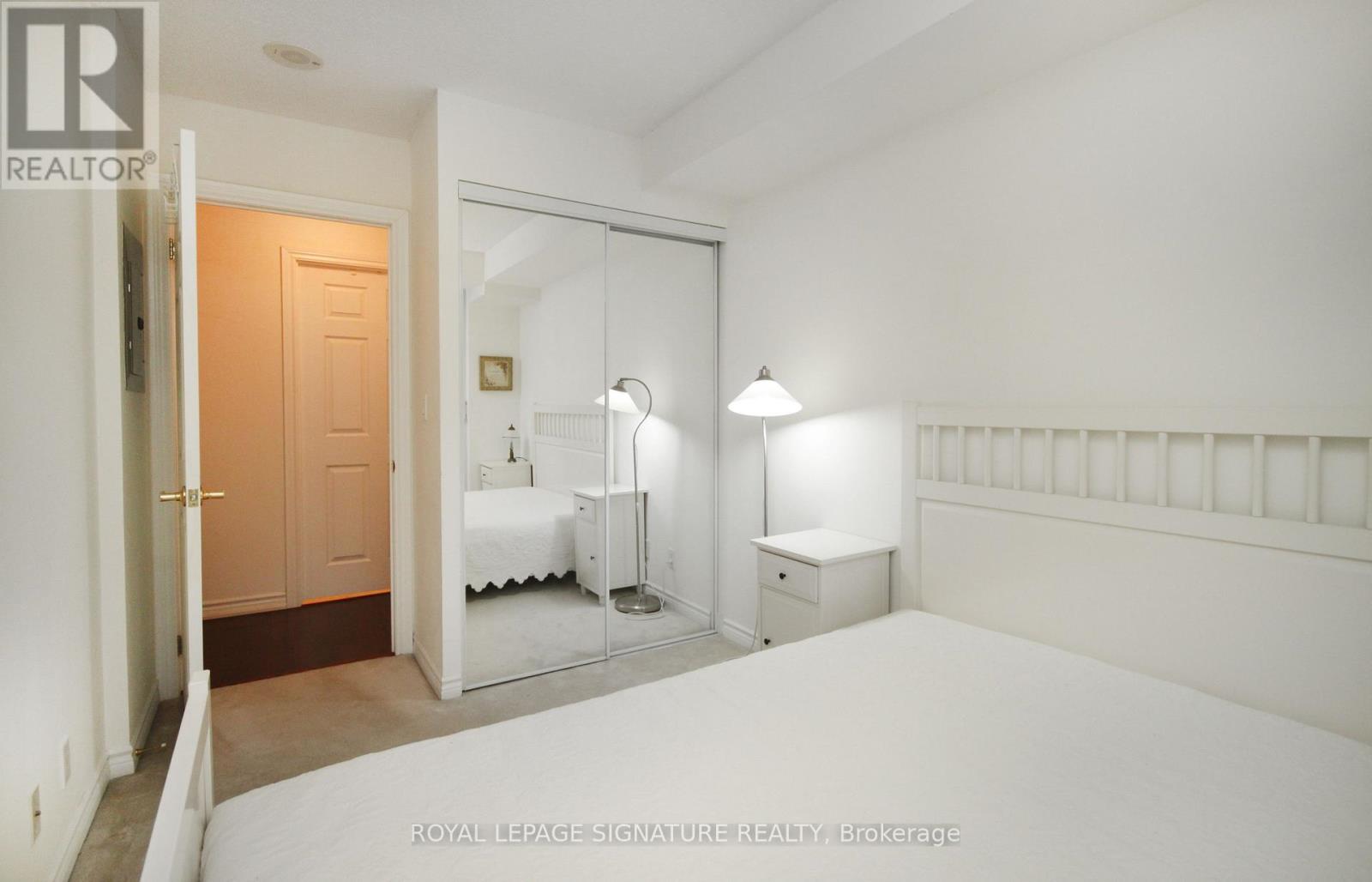 Photo 2 of 510 16 Dallimore Circle, Toronto ON