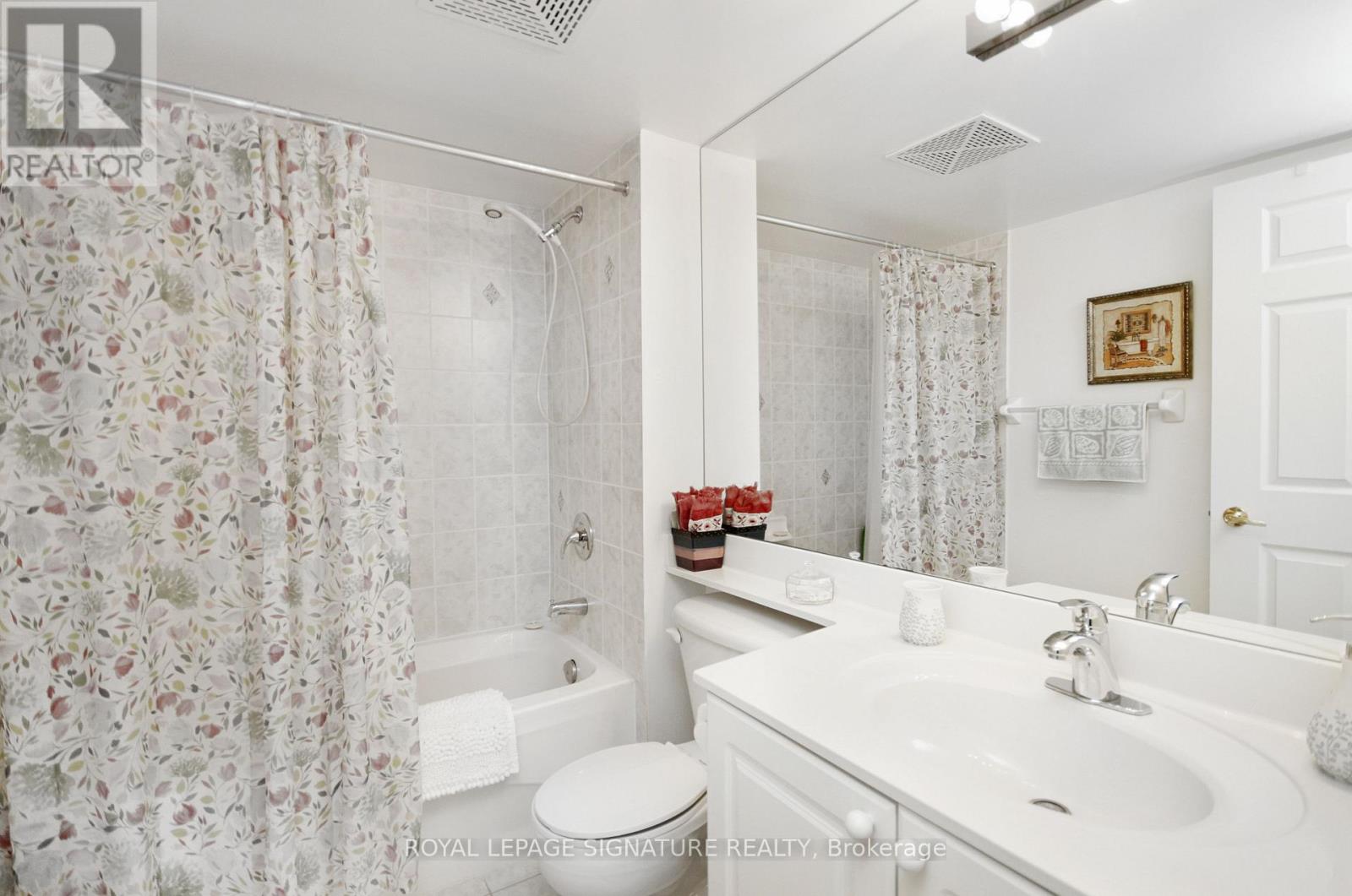 Photo 26 of 510 16 Dallimore Circle, Toronto ON