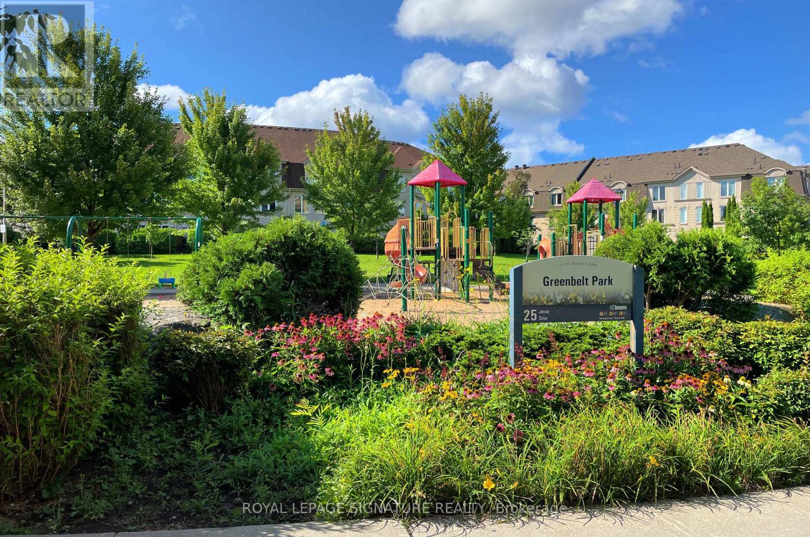 Photo 25 of 510 16 Dallimore Circle, Toronto ON