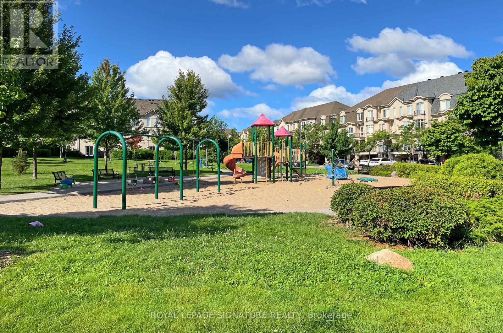 Photo 20 of 510 16 Dallimore Circle, Toronto ON