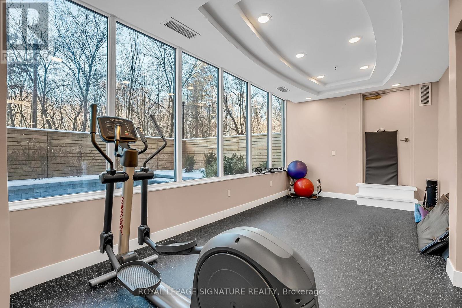 Photo 18 of 510 16 Dallimore Circle, Toronto ON