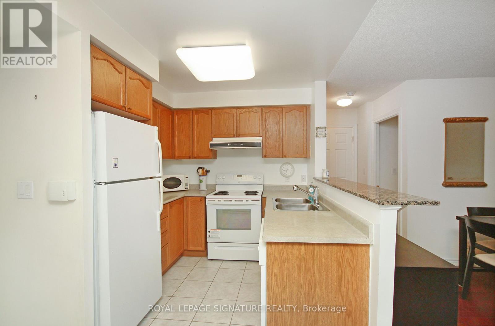 Photo 23 of 510 16 Dallimore Circle, Toronto ON