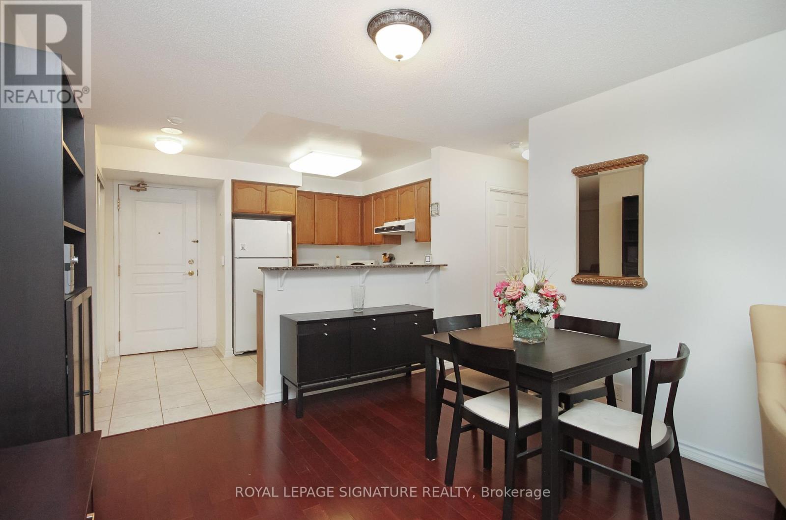 Photo 10 of 510 16 Dallimore Circle, Toronto ON