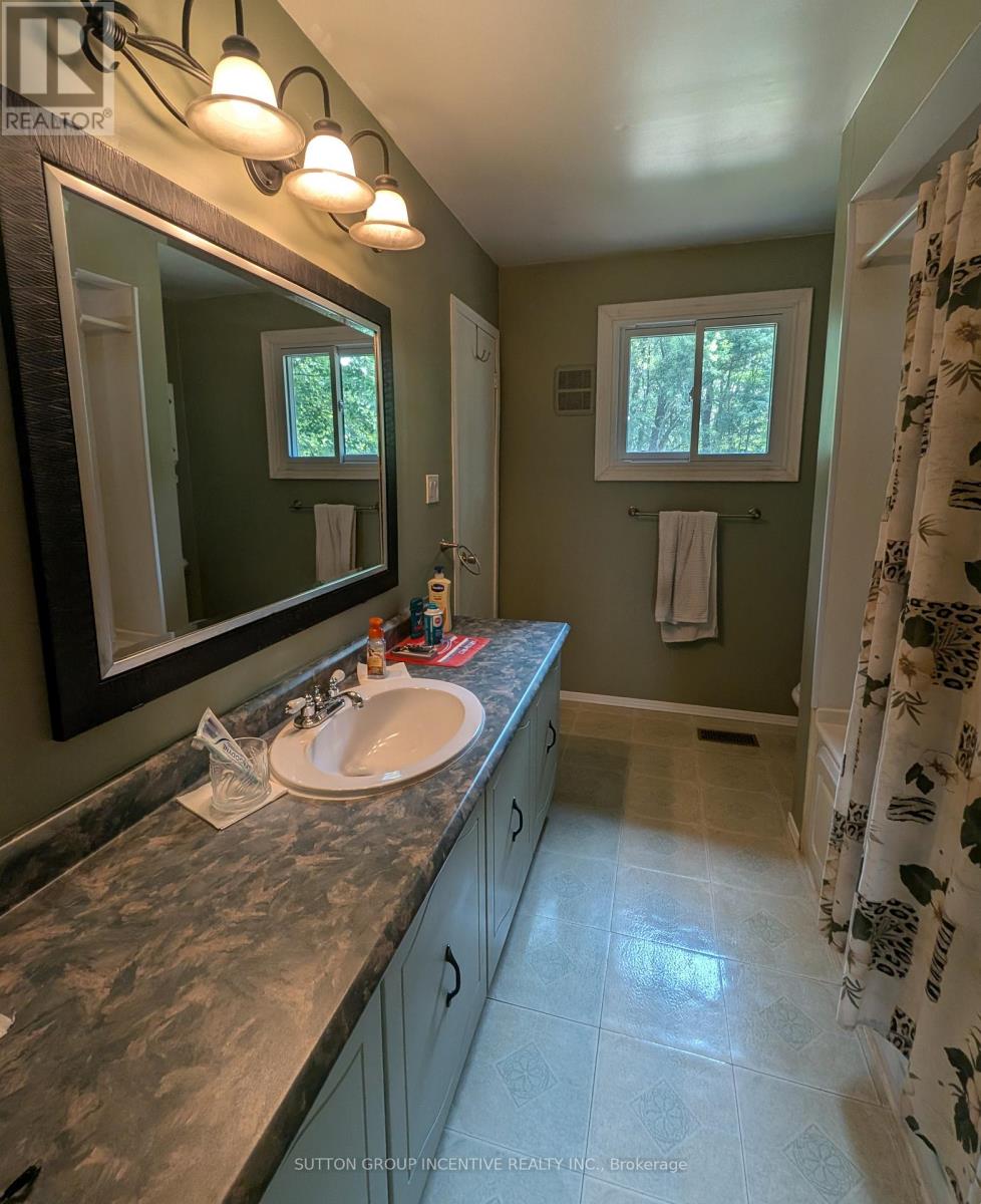 Photo 27 of 2061 Craig Road, Innisfil ON
