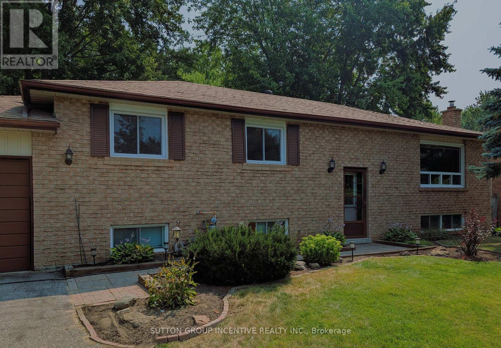 Photo 4 of 2061 Craig Road, Innisfil ON