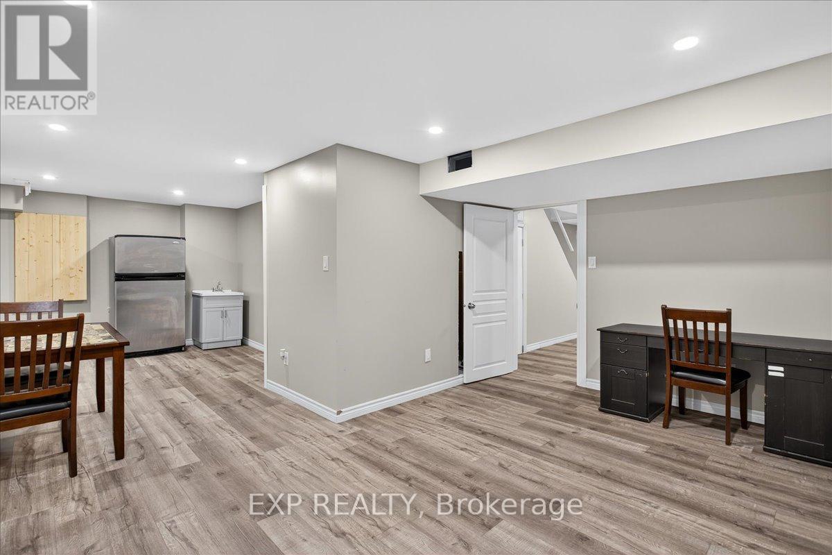 Photo 19 of 38 John W Taylor Avenue, New Tecumseth ON