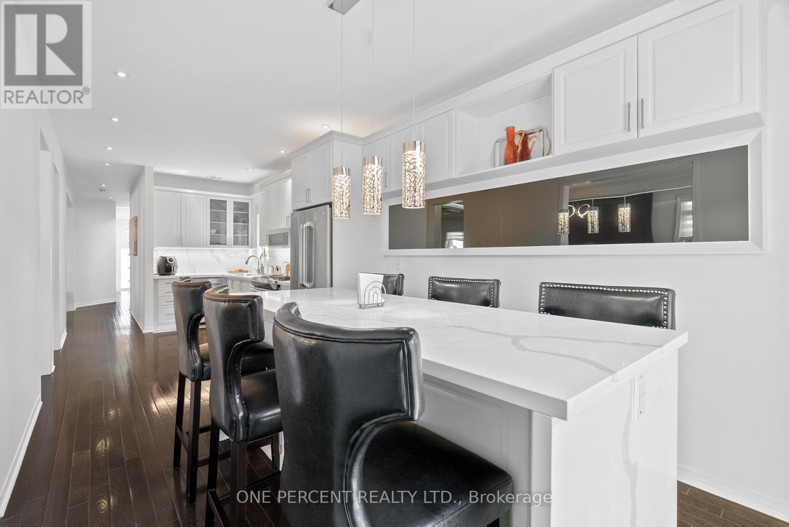 Photo 13 of 6 Duffel Crescent, Halton Hills ON
