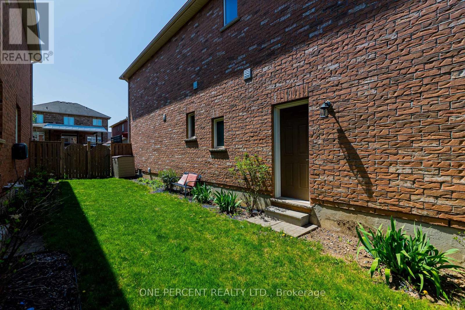Photo 37 of 6 Duffel Crescent, Halton Hills ON