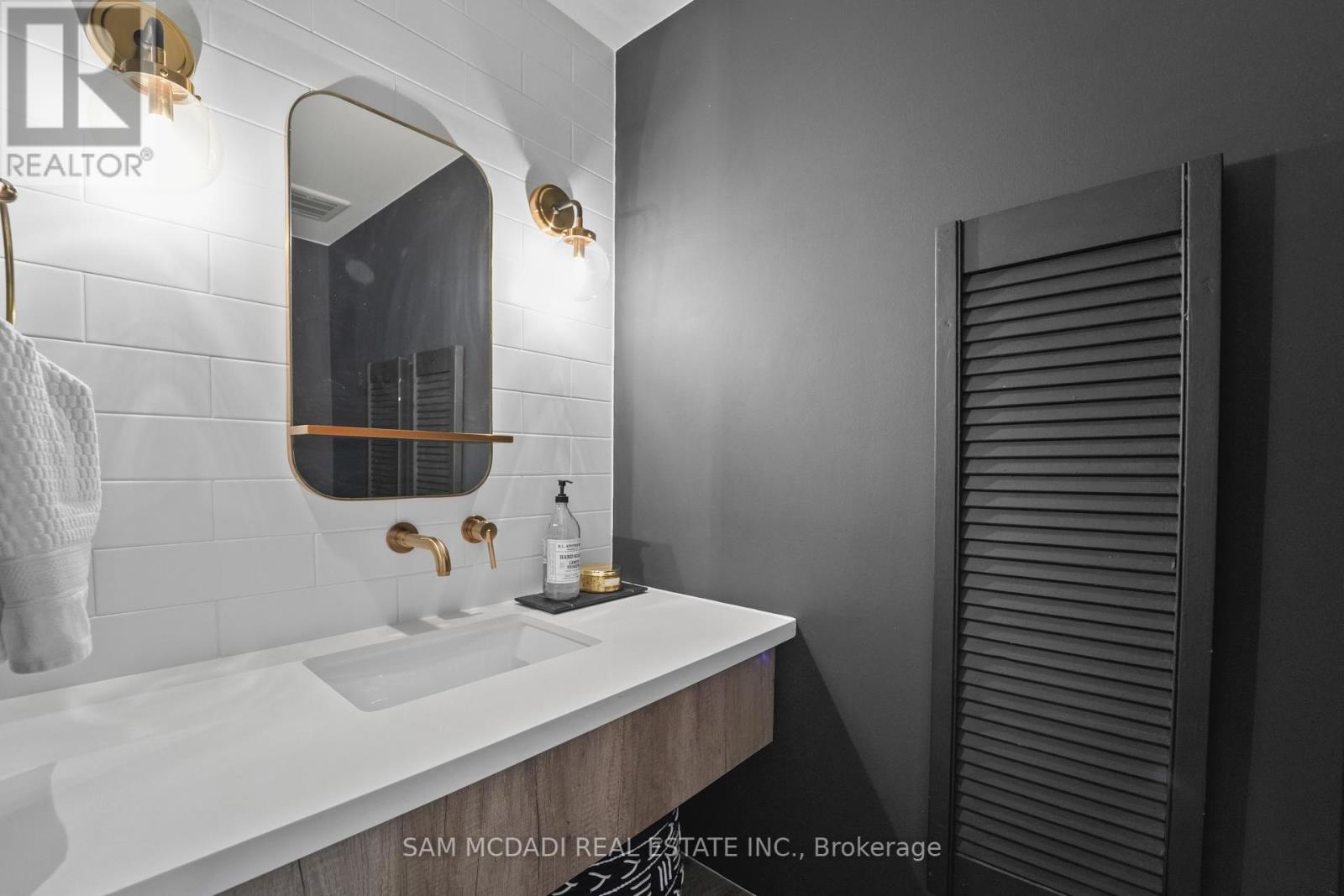 Photo 49 of 2592 Barrisdale Court, Mississauga ON