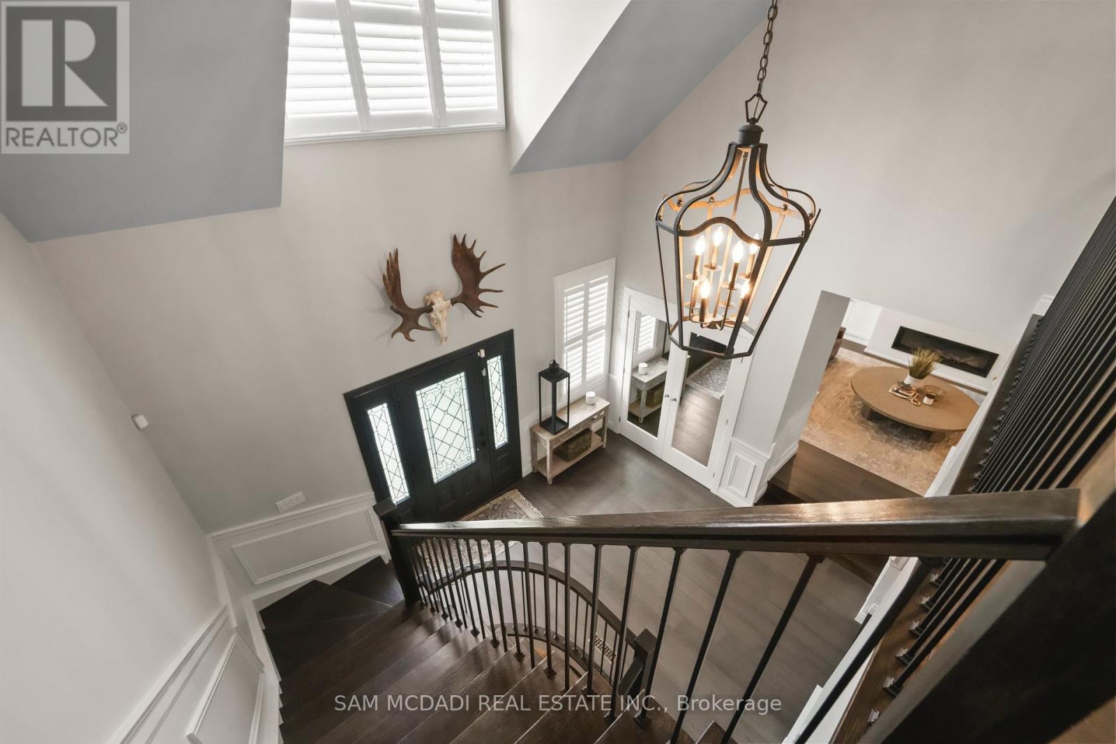 Photo 2 of 2592 Barrisdale Court, Mississauga ON