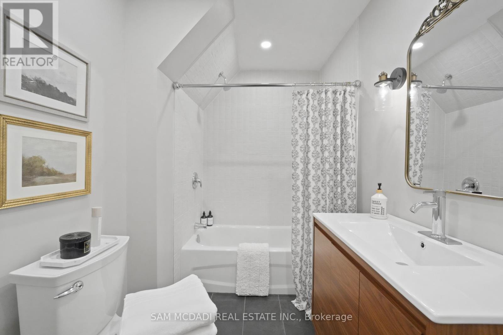 Photo 43 of 2592 Barrisdale Court, Mississauga ON