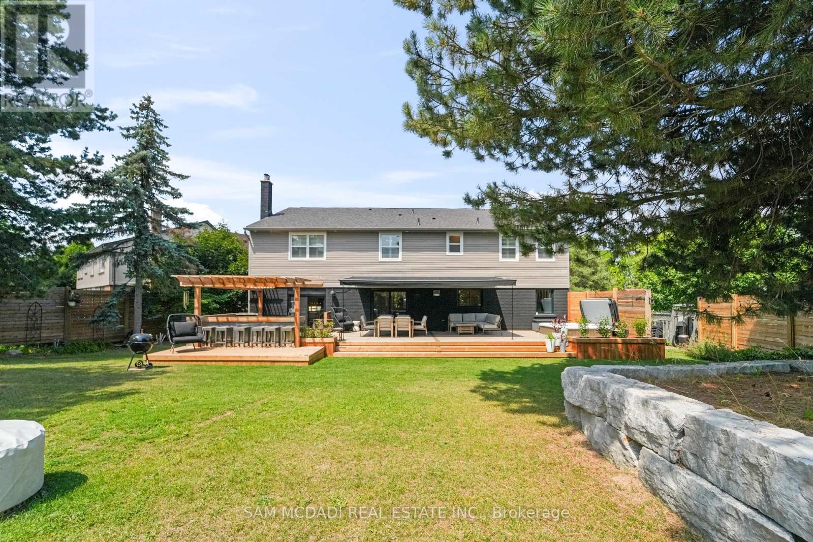 Photo 3 of 2592 Barrisdale Court, Mississauga ON